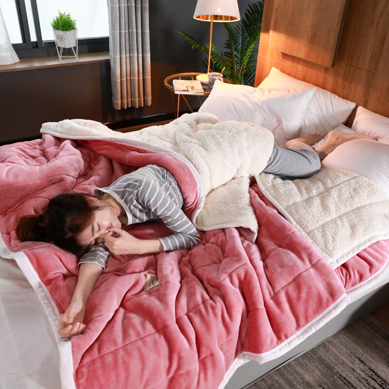 Super Weiche Warme Decke Luxus Drei-Schicht Dicke Quilten Einfarbig Bettdecke Korallen Vlies Hause Wirft Erwachsene Bett Abdeckung Winter: rot Bohne Einfügen 2 / 120x200cm 47x79Zoll