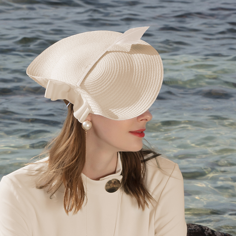 Bruiloft Tovenaar Hoeden Voor Vrouwen Dame Zwart Wit Gestreept Cupido Vintage Cocktail Party Formele Kerkhoed Met Veer: Beige