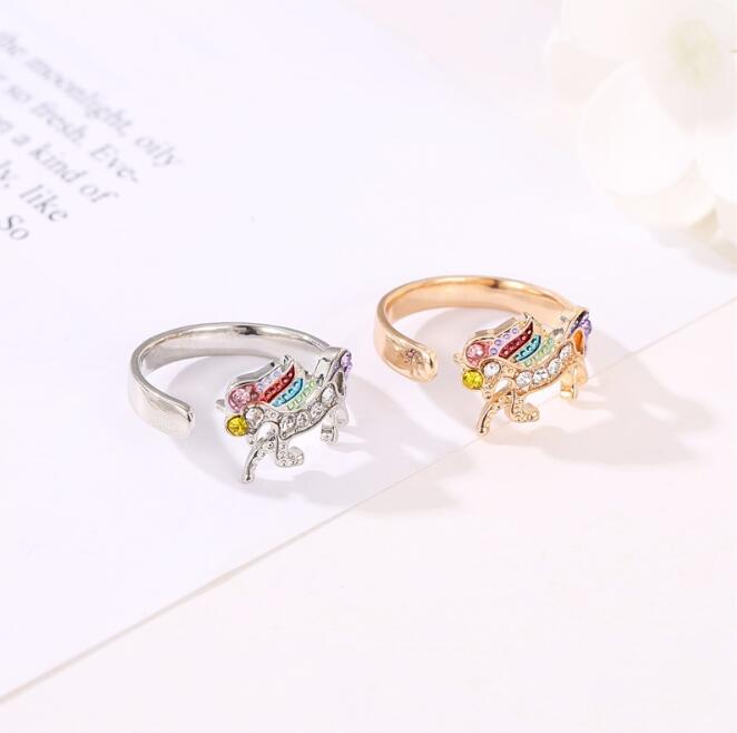 Nette Einhorn Halskette Karikatur Pferd Schmuck Zubehör Für Mädchen freundlicher freundlicher Frauen Party Ebene Anhänger Armbinde einstellen