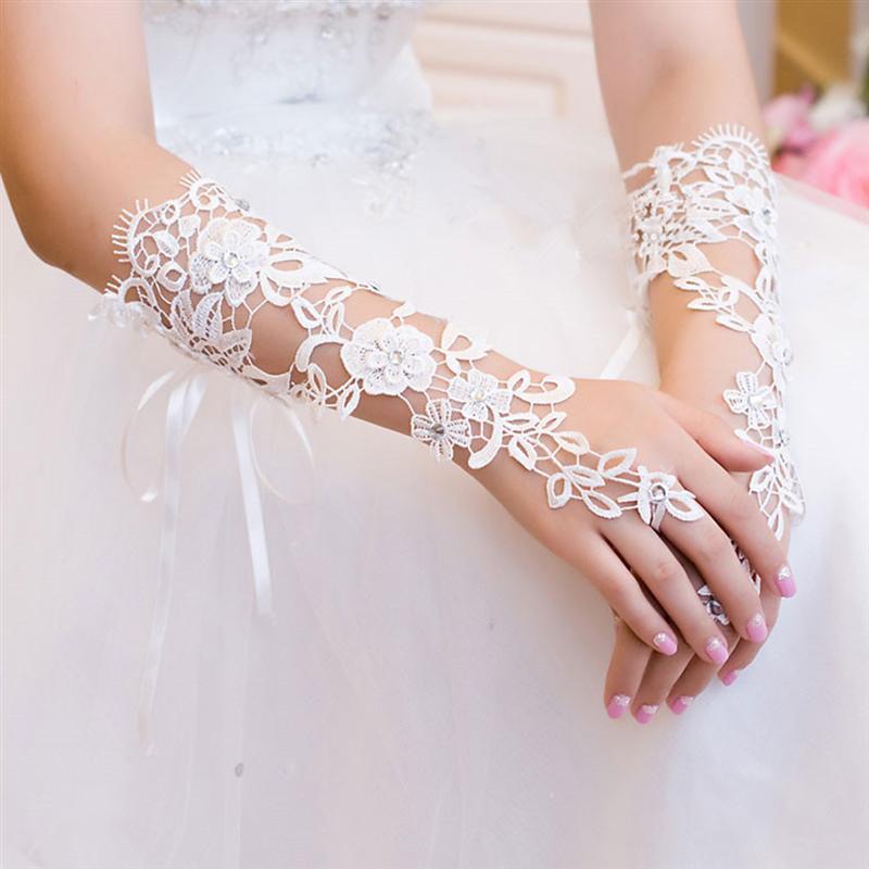 Korte Bruiloft Handschoenen Vrouwen Vingerloze Bruids Handschoenen Elegante Strass Witte Kanten Handschoenen Voor Bridal Bruiloft Accessoires