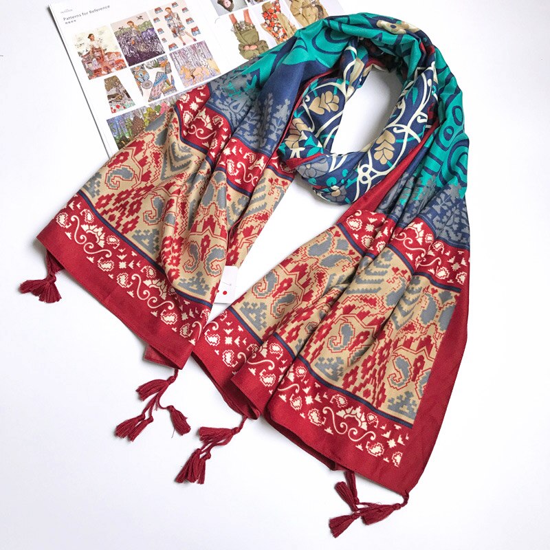 Dolce & Gabbana Jacquard Sjaal Beige collectie