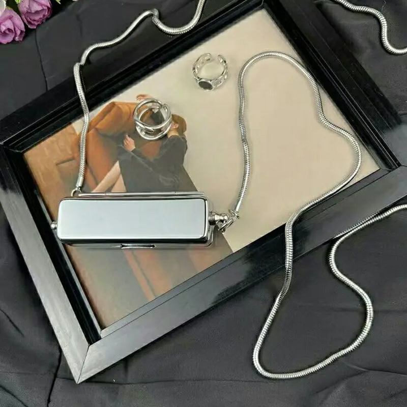MINI bolso de lápiz labial de estilo metálico, cadenas de acero inoxidable, monedero con broche de , estilo euroamericano