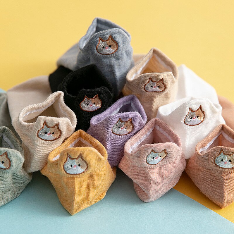 Chaussettes kawaii pour femmes, joyeuses chevilles, chaussettes amusantes pour femmes, dessin animé, broderie chat, chaussettes courtes harajuku, chaussettes à la cheville