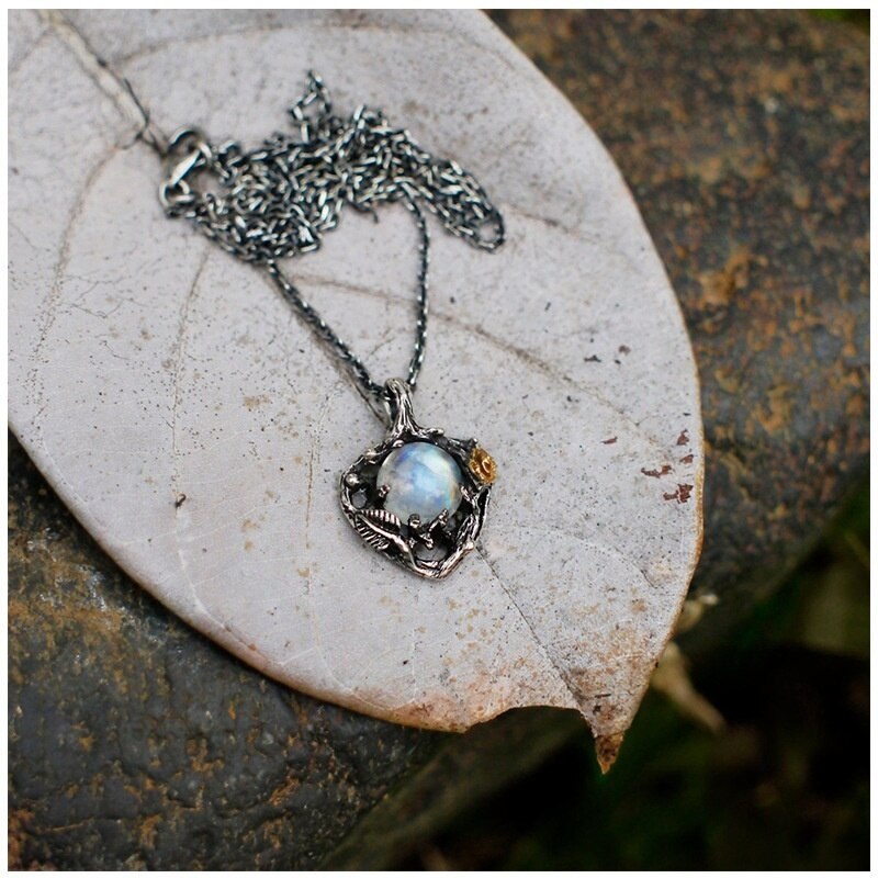 Colgante de rosa de Vintage clásico, rama de hoja antigua, collar de para mujer