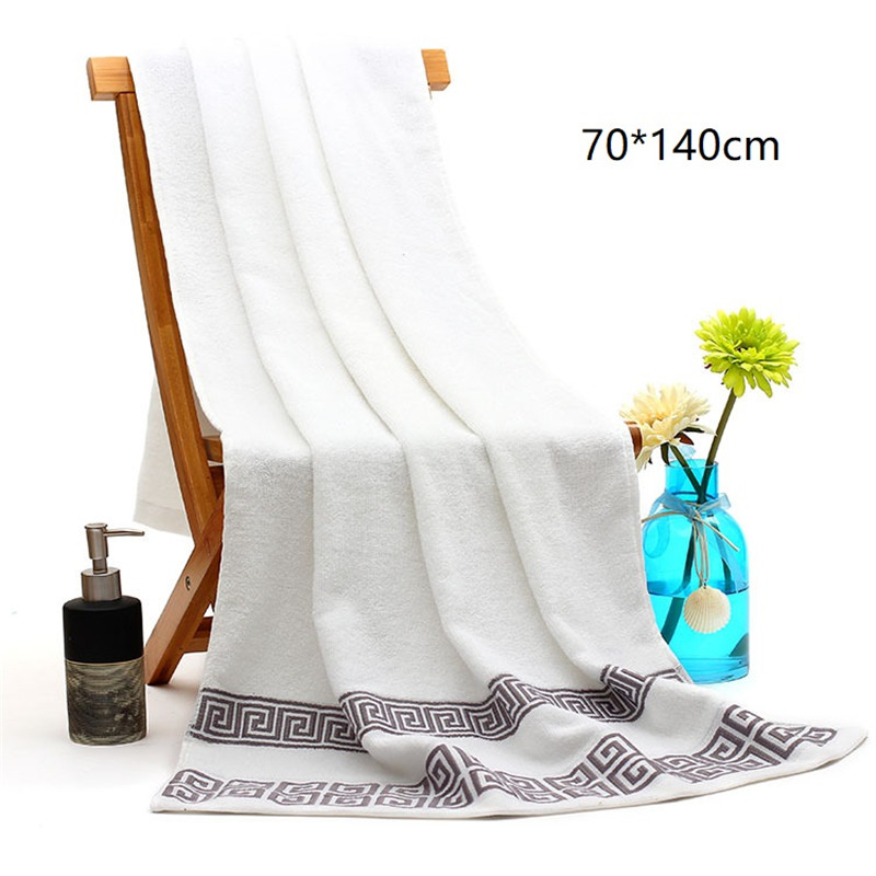 70 x 140cm badehåndklær i myk bomull stranddusjhåndkle voksne absorberende frotté luksuriøst håndkle dårlig menn kvinner grunnleggende håndklær: Hvit