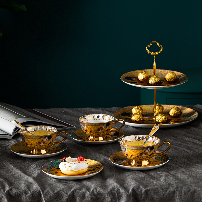 Bone China "Kus" Thee Set Theekopje Schotel Creamer Suiker Pot Theepot Mokken Lepel Dessert Platen Huishoudelijke Theewaar Coffeeware levert