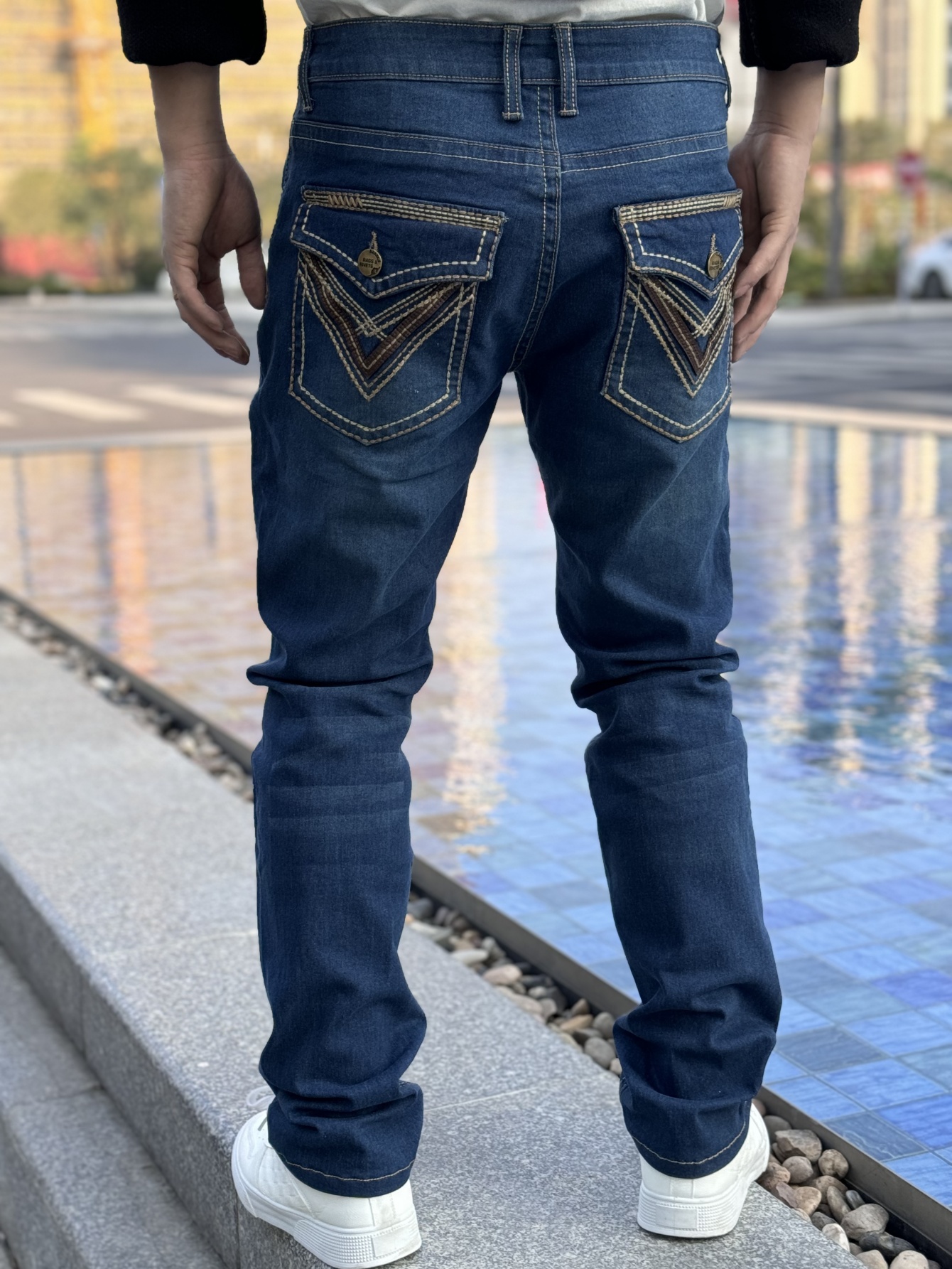 Pantalones vaqueros bordados ajustados para hombre, pantalones vaqueros elásticos Retro Vintage, ropa de calle urbana, mezcla de algodón, artístico para todas las estaciones