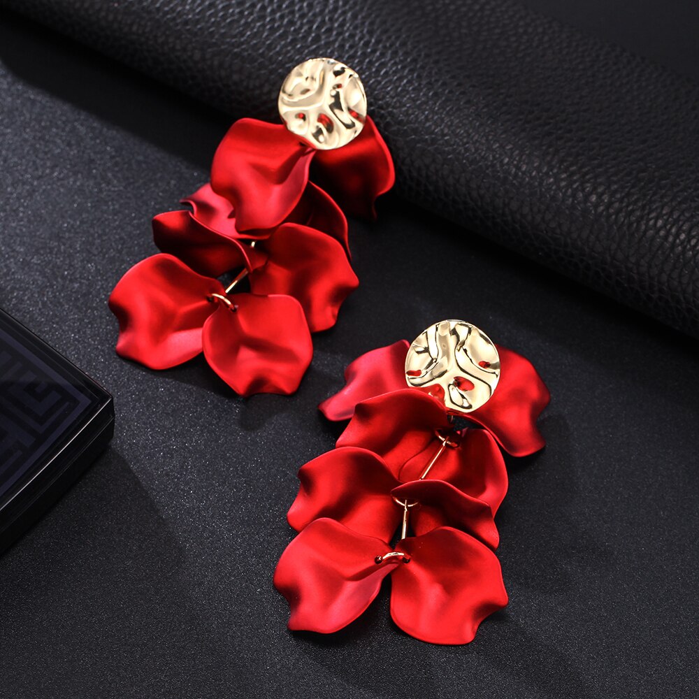 Erklæring rød blomst kronblad klip på øreringe til kvinder fest ørering til kvinder smykker: C
