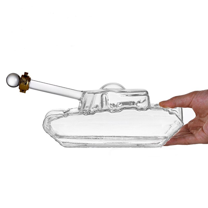 500ml / 1000ml lead-free glass whiskey decanter tank shaped barware whiskey bottle for Liquor Scotch Bourbon