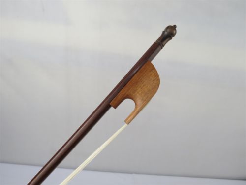 1 stks Barokke stijl blackwood 4/4 cello bow, sandelhout kikker 10199
