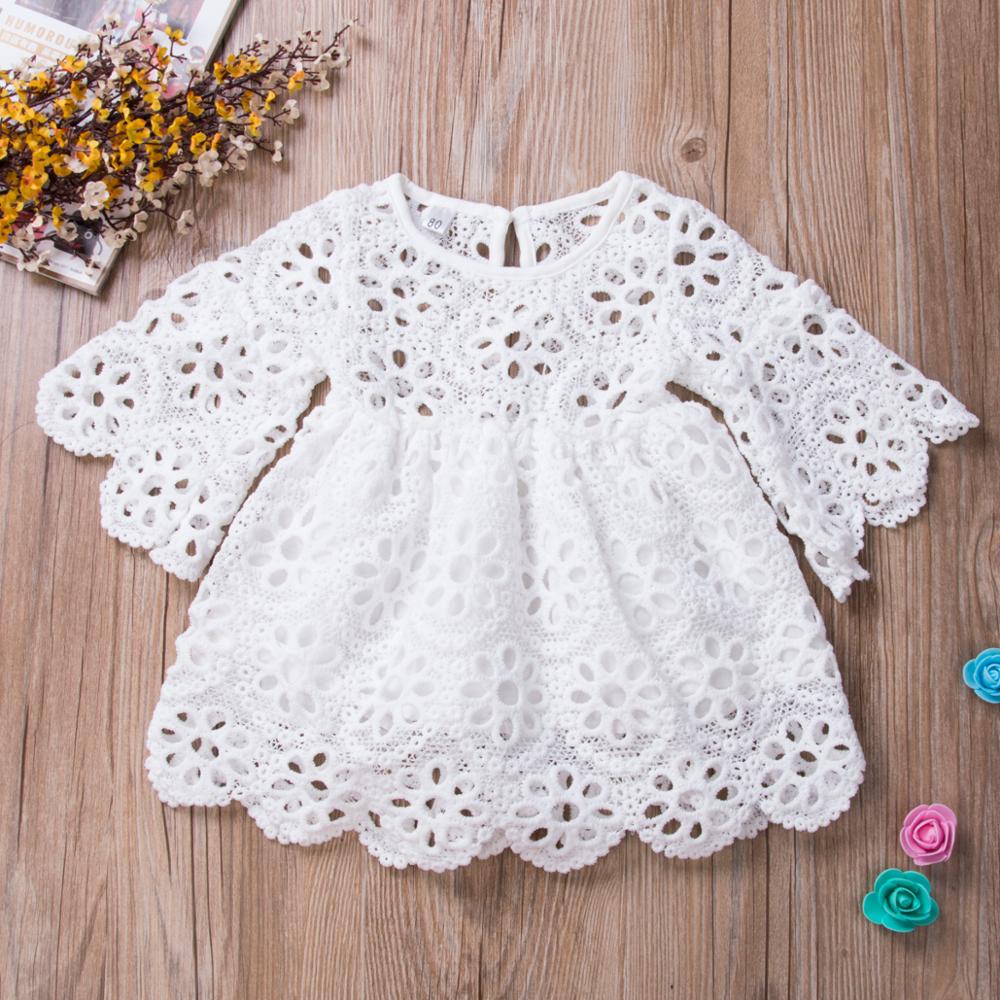 Familie matchende tøj mor datter kjoler hvide hule blomster blondekjole mini kjole mor baby pige festtøj