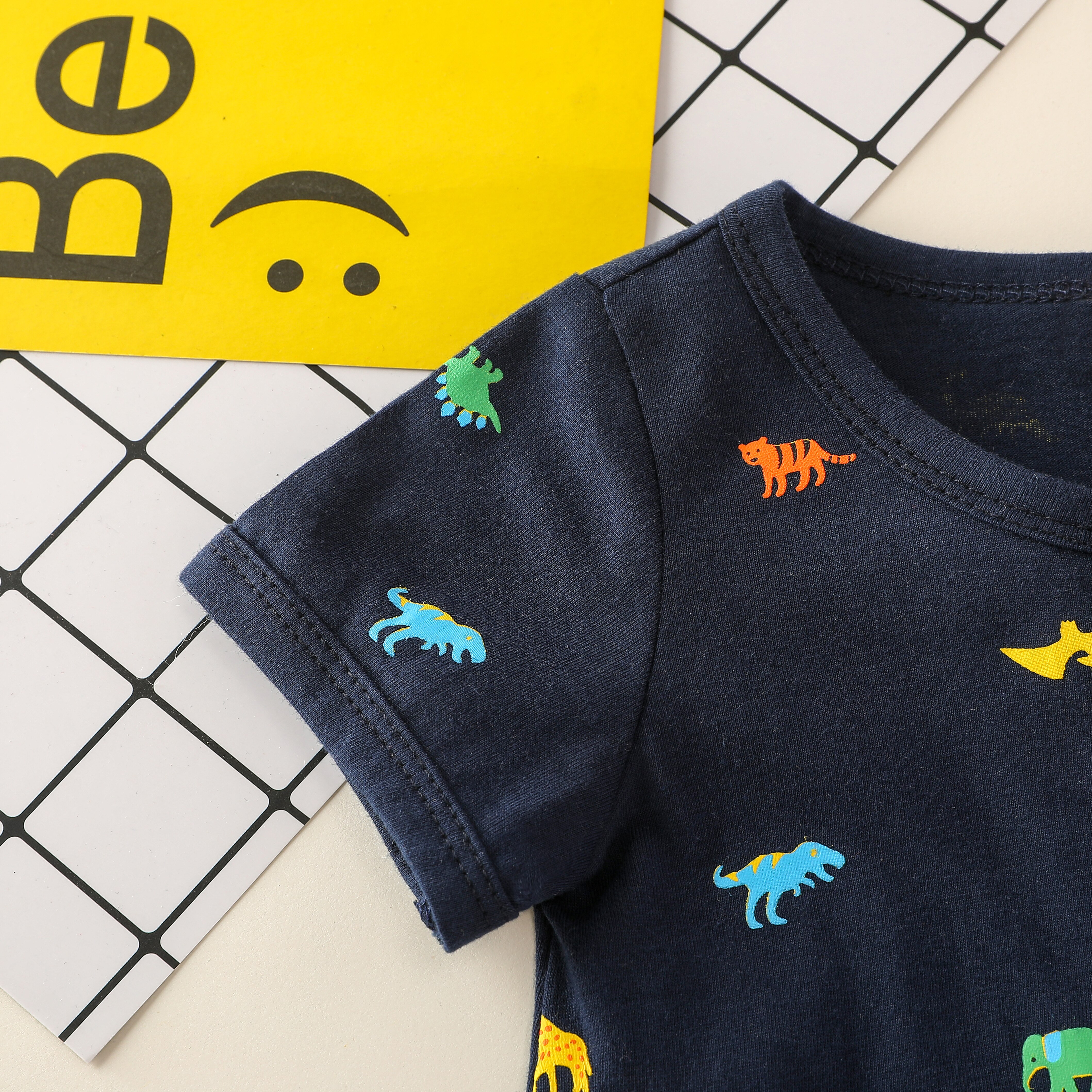 Letnia odzież dziecięca z okrągłym dekoltem z krótkimi rękawami pajacyki z nadrukami dinozaurów dla malucha chłopiec dziewczyna 0-18 miesięcy