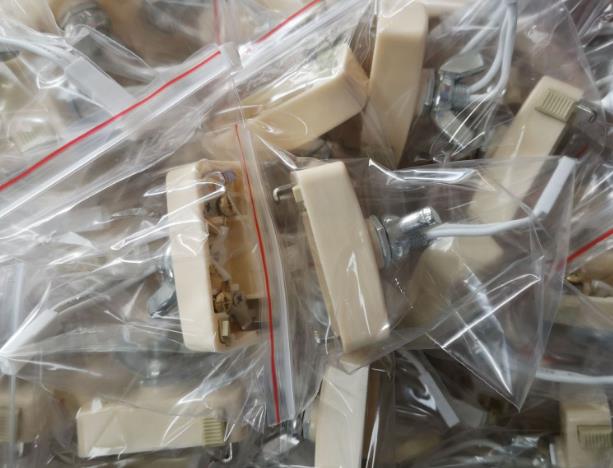 GN-1722 Junction Box 52 Mm * 24 Mm * 15 Mm