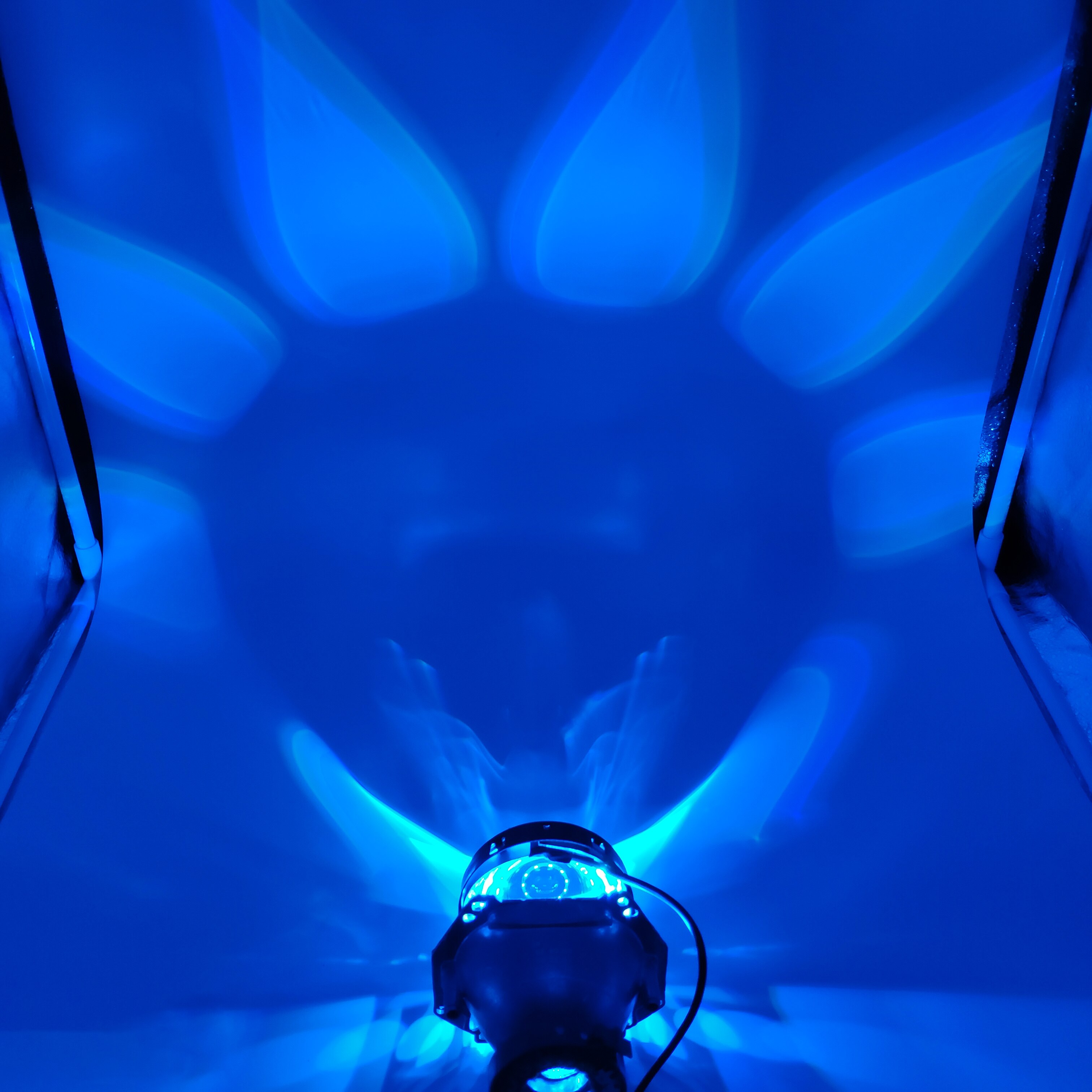 Auto rgb strålkastare projektor led devil eye demon eye lamp för bil app fjärrkontroll projektor pannlampa vinklar öga