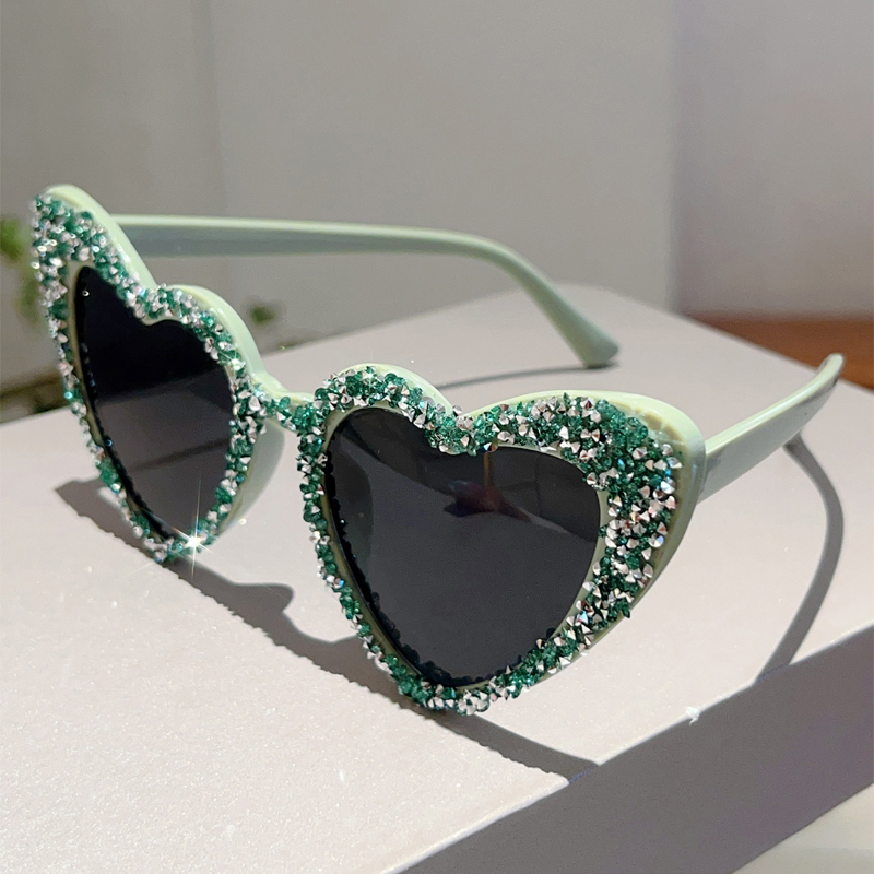 Óculos de sol vintage em forma de coração com strass para mulheres, óculos de sol novos originais, tons decorativos da moda, 2024: CINZA