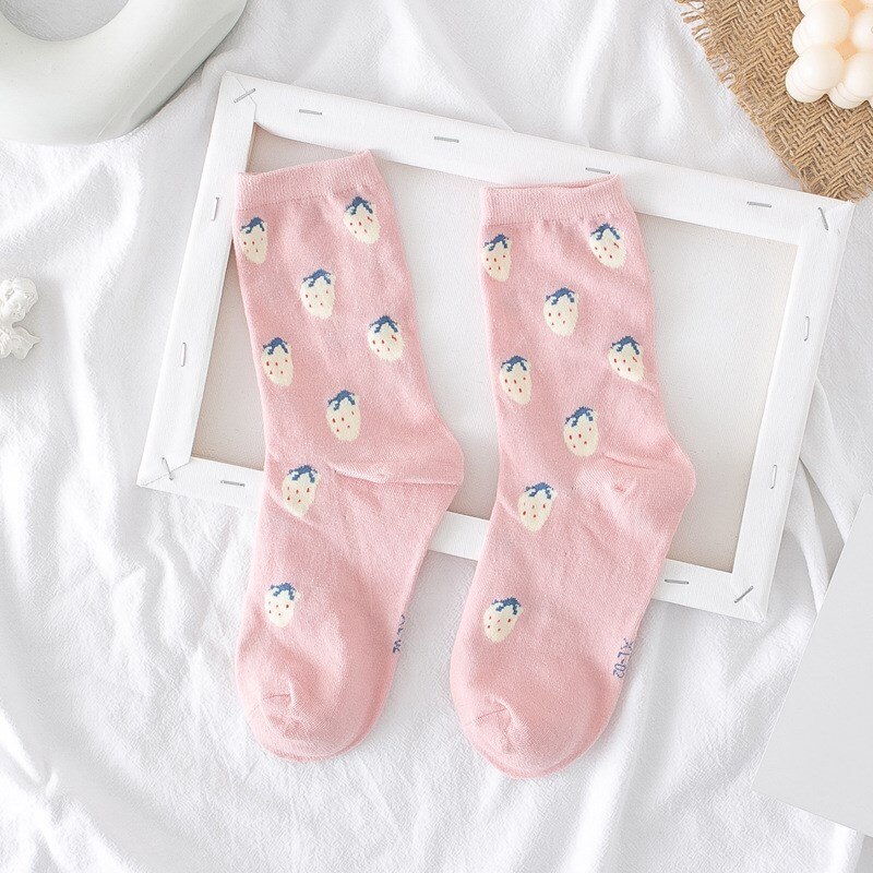 Cartoon Fruit Print Women Funny Socks Japanese Style Girls Kawaii Cute Crew Socks Cotton Breathable Harajuku Retro Casual Socks: Strawberry