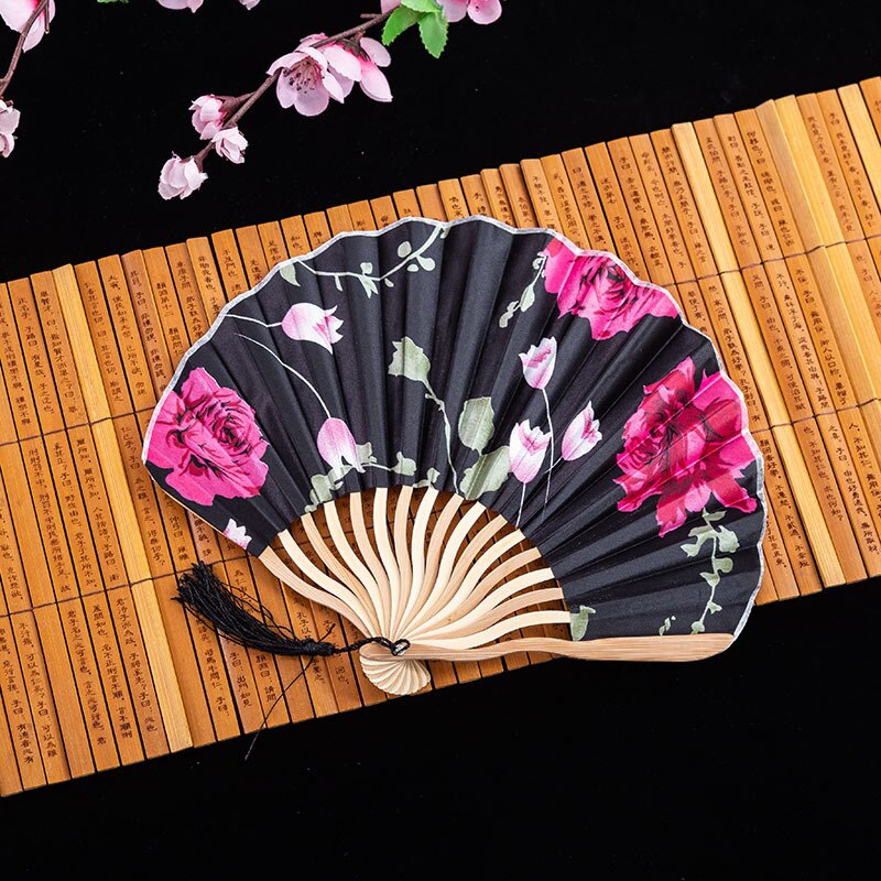 1Pcs Retro Vouwen Zijde Fan Chinese Japanse Stijl Decoratieve Vrouwen Vrouwelijke Pocket Bamboe Handvat Fan Dance Hand Decoratie Fan: Black