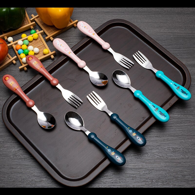 Juego de cuchara y tenedor para bebé, cubiertos de acero inoxidable de seguridad para alimentación de niños, utensilio de dibujos animados, vajilla infantil, 2 piezas