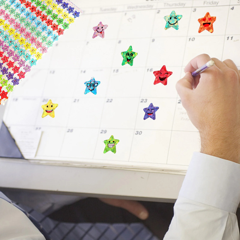 1500 stk. glitterfolie små stjerneklistremerker ,15 design glade ansikter klistremerker til studentbelønning