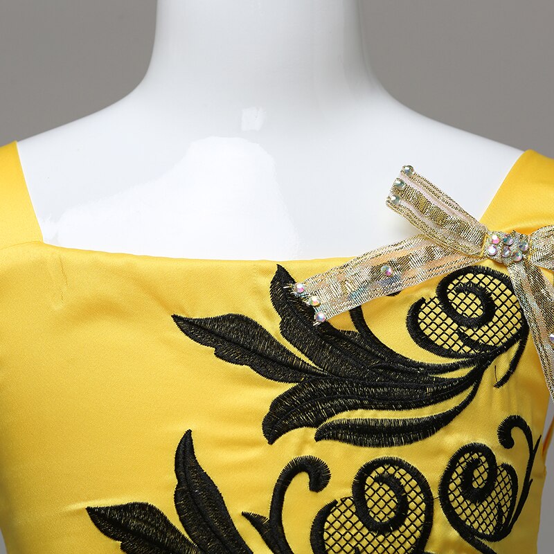 Venta al por menor vestidos de flores para niñas vestido largo amarillo bordado Primera Comunión vestidos de boda