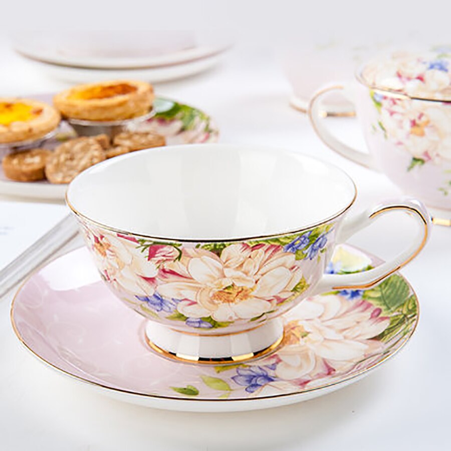 Vintage High Tea Cup Set European Coffee Cup Tea Ceramic Espresso Cups Set Saucer Set Tazas Home LZI122