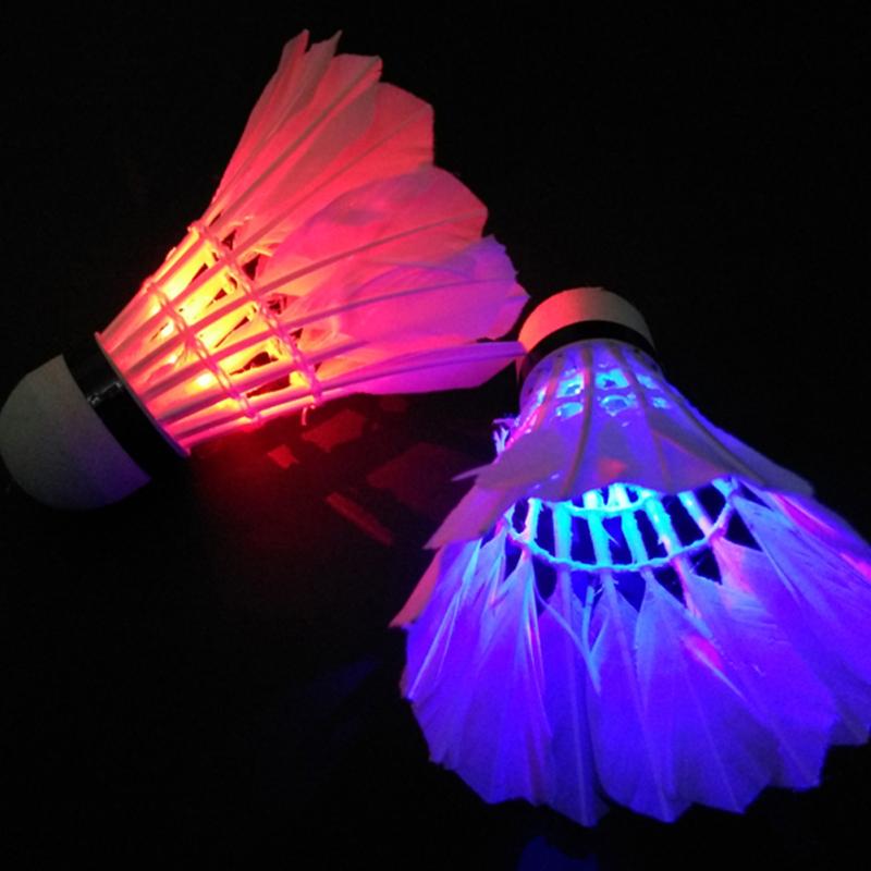 LED Badminton Bälle 4er Set - Leuchtende Federbälle Für Nachtspiel