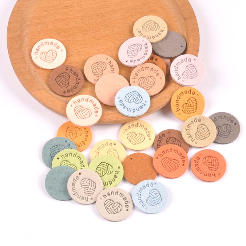 20 piezas, 2,5 cm, tela redonda de PU, etiquetas en relieve hechas a mano, etiqueta de bandera DIY para accesorios de costura de prendas cp3436