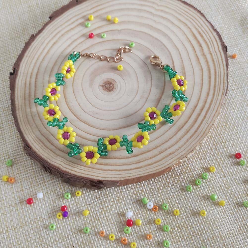 Dvacaman Korean Trendy Colorful Little Daisy Flower Beaded Necklace for Women Boho Acrylic Bead Clavicle Necklace Choker Jewelry