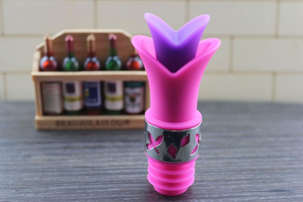 Siliconen Vacuüm Rode Wijn Fles Stopper Stop Sealer Wijn Kurk Plug Jackson Black Top Hat Cowboy Cap Bar Bar Gereedschap lekvrije: Lily Wine Pourer1