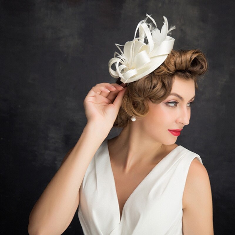 Offre spéciale blanc plume ruban mariée chapeaux mariage chapeau femmes Bow mariée coiffe Acsessoire pour cheveux