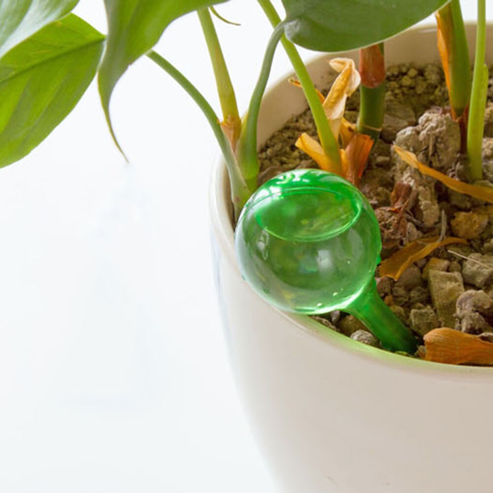 Alimentador automático de agua para plantas, bolas de plástico de PVC, alimentador de flores, latas de riego para interiores y exteriores, 1/4 piezas