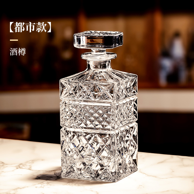 Kristallen whiskyglazenset, gegraveerde bier- en waterglazen, barset, premium glazen drankfles- en bekercollectie.: Wit