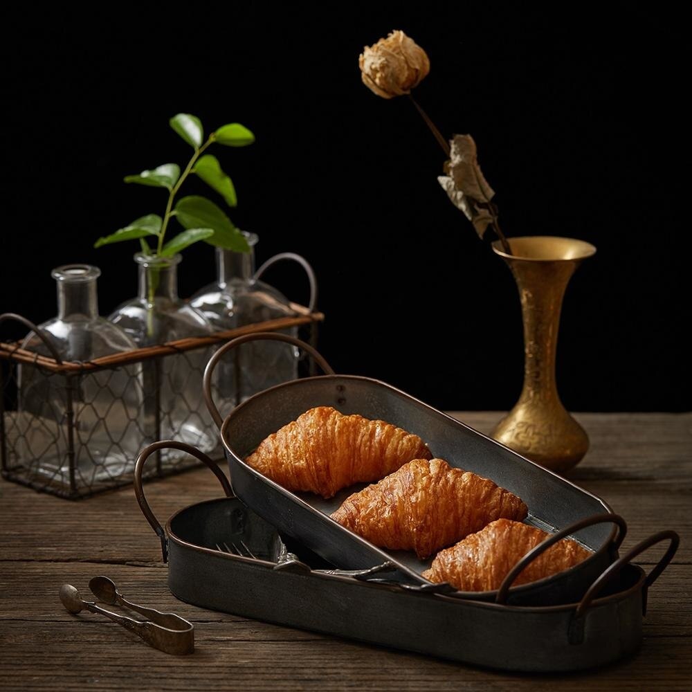 Oval Retro Distressed Metal Croissant Bread Tray Fruit Dessert Cake Sushi Plate with Handle for Home Kitchen Storage Decoration