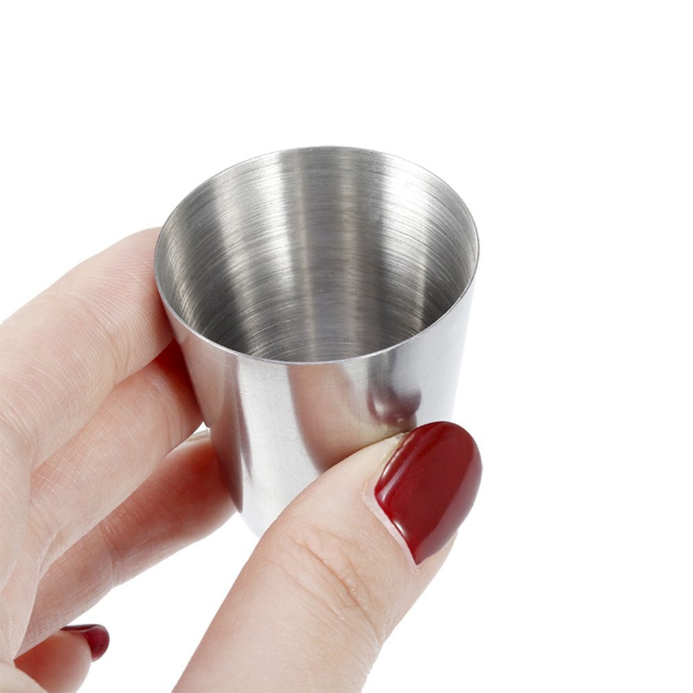 4 stycken / set polerat 30ml mini shot glas rostfritt stål kopp vin drickglas med läder täckväska
