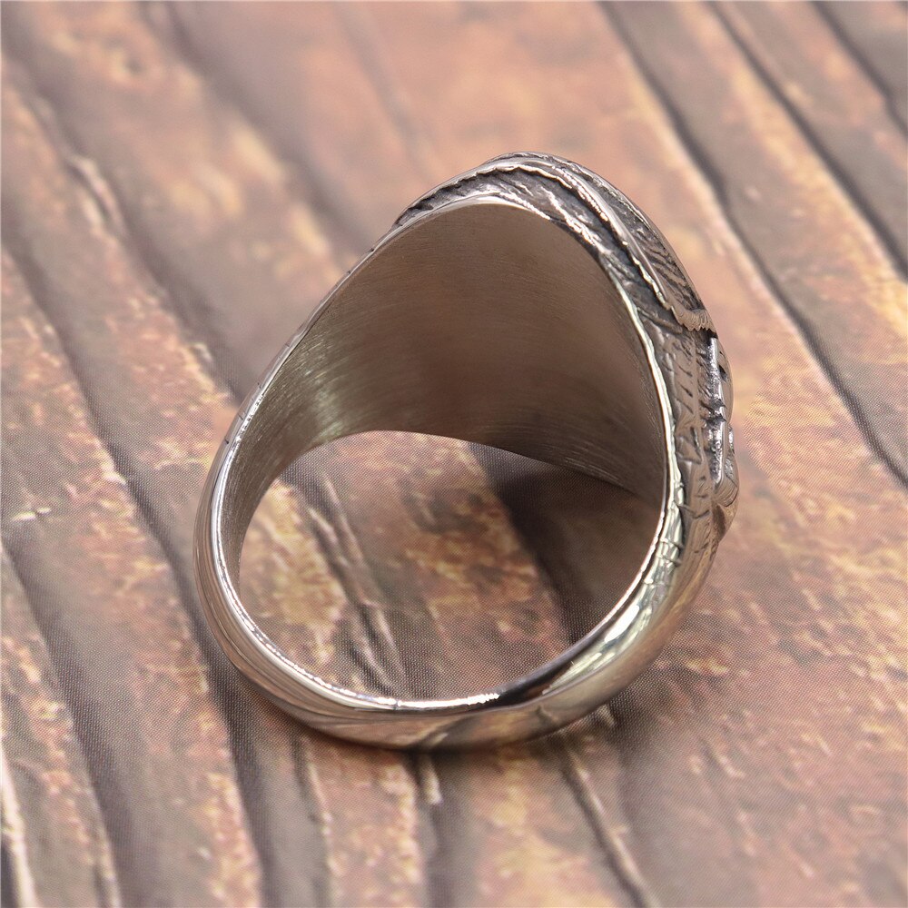 Viking vuurtoren herenring van roestvrij staal in titanium