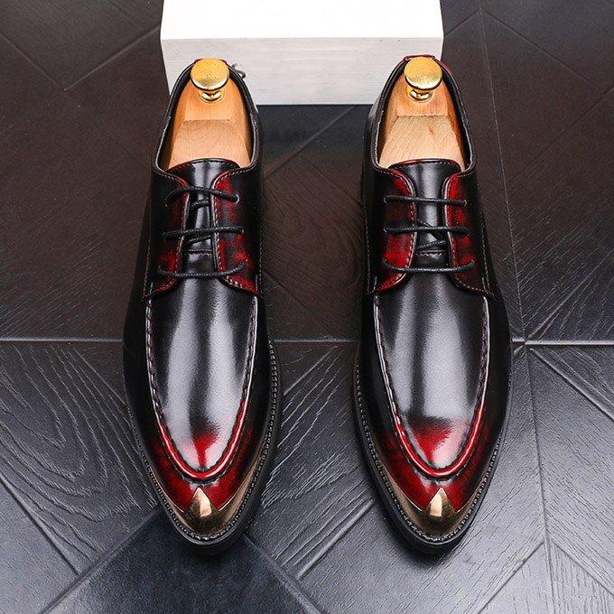 Italiensk stil män läderskor svart/röd affärsklänning skor läder snörning spetsig tå liten metallspets formell zapatos hombre