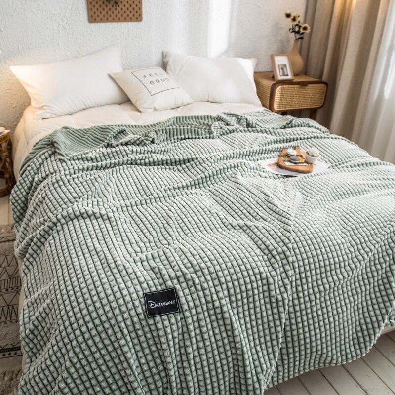 Couvertures en flanelle douce pour lits couleur unie corail polaire fausse fourrure en peluche jeter simple lit Double hiver couvre-lit couvertures