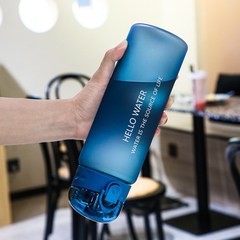 780ml plast sport vattenflaska stor kapacitet utomhus matt vatten kopp män kvinnor barn student protable flaska för vatten