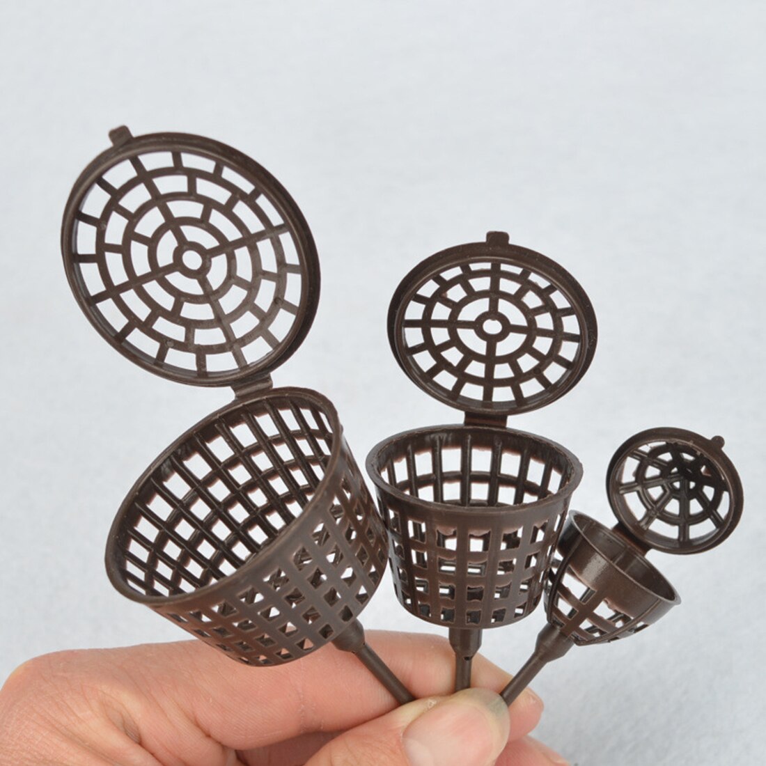 50Pcs Plastic Planting Fertilizer Baskets Bonsai Tool Fertilization With Cover Grow Box Propagation For Garden - Coffee L M S