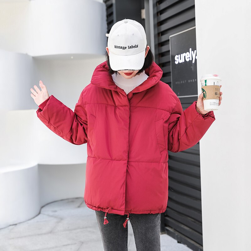 Løse damejakker til vinter koreansk stil solid kvinde parkaer brødjakke stander krave tyk bomuld kvindelig kold frakke outwear: Rød / L