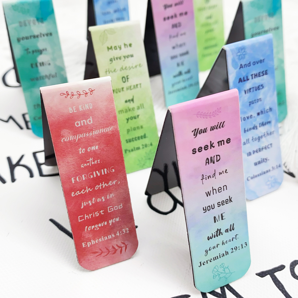 5 stk. små, friske, magnetiske bokmerker med bibelvers, lesesider, bøker, kommenterte skolemateriell, estetiske bokmerker, gjør-det-selv