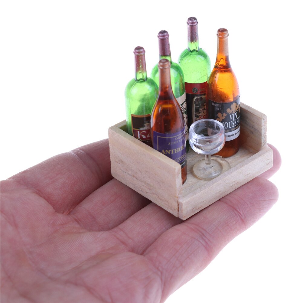 1einstellen Miniatur Wein Saft Flaschen Tasse Holz Gestell 1:12 Puppenhaus Trinken Modell Küche Möbel Spielzeug