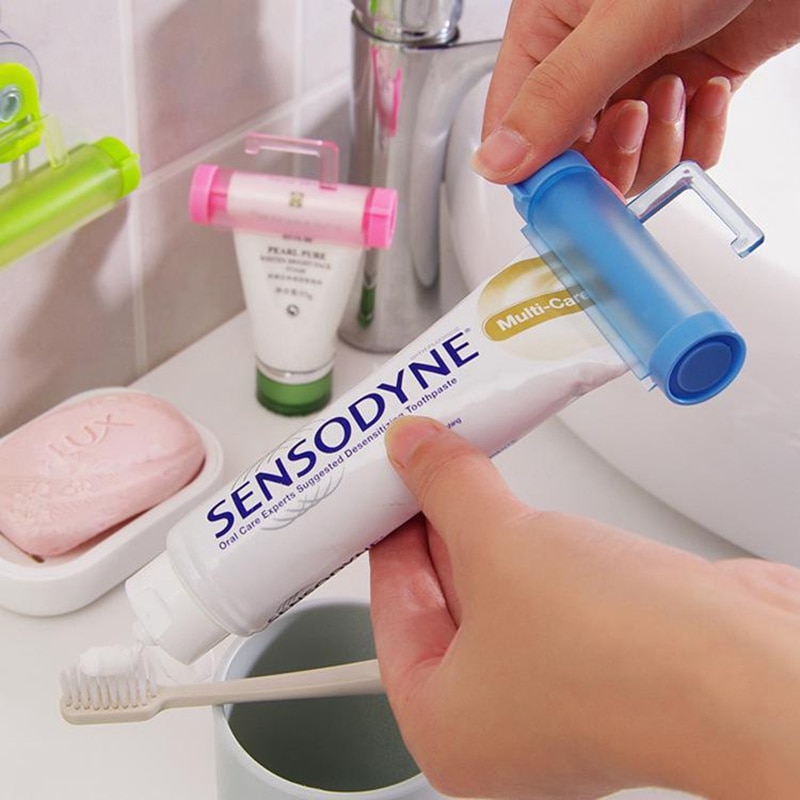 Tube Toothpaste Squeezer Roll Bathroom Gadget Rolling Plastic Multipurpose Cartoon Heart Shape Kitchen Supply