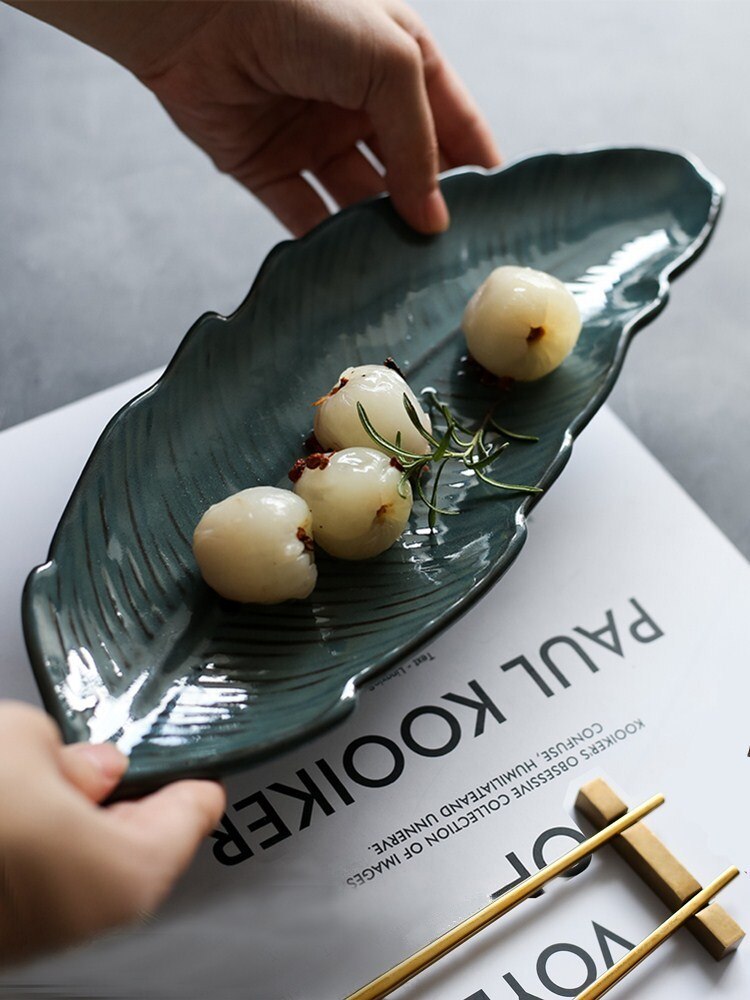 Plato de hoja de Sushi, vajilla de cerámica artística para el hogar, simple, japonés, largo, con personalidad creativa