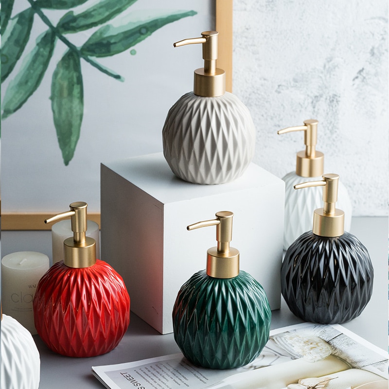 Dispensador de jabón redondo de cerámica, forma de ventilador plegable, botella de loción de cerámica, Cabezal de presión dorado, accesorios para baño, botella de Gel de Ducha