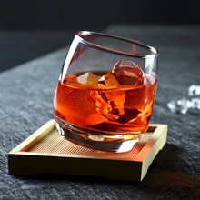 Ryste whisky gyngende glas falder ikke tumbler glas brandy vin krus ølglas drikker øl kop