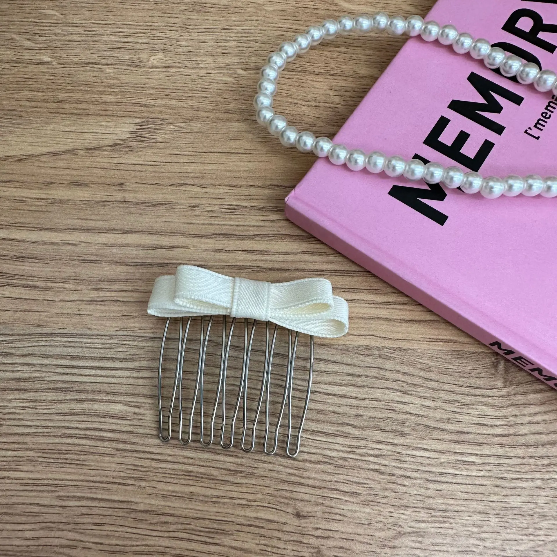 Prinsessenstijl Invoegen Kam Clip Vrouwen Meisjes Lieve Pony Clip Haarspelden Achterhoofd Hoofdtooi Gebroken Haar Afwerking Gereedschap Haarclip: WHITE