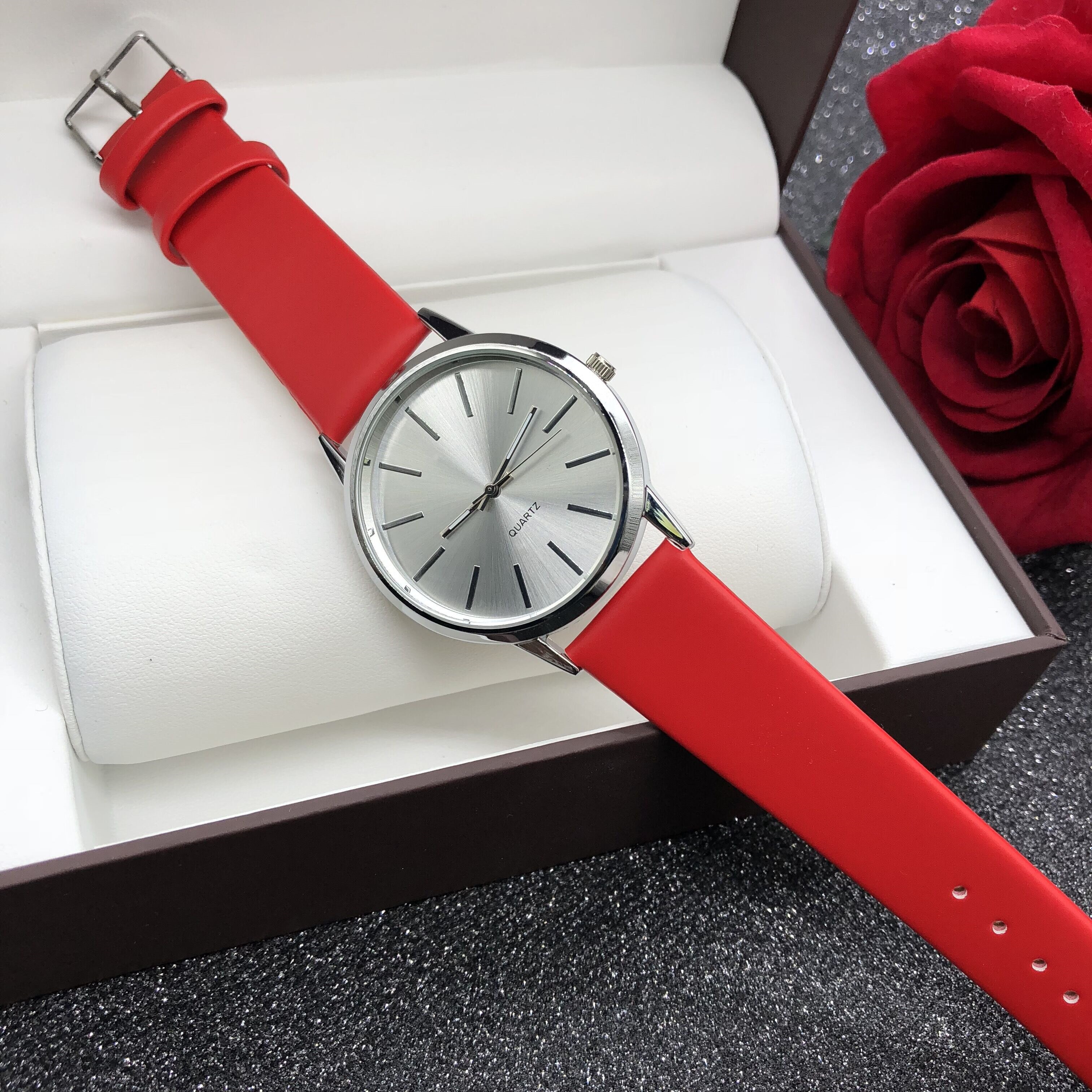 Mode Vrouwen Horloges Bayan Kol Saati Eenvoudige Casual Wit Vrouw Horloge Dames Horloge Zegarek Damski Vrouwelijke Klok Reloj Mujer