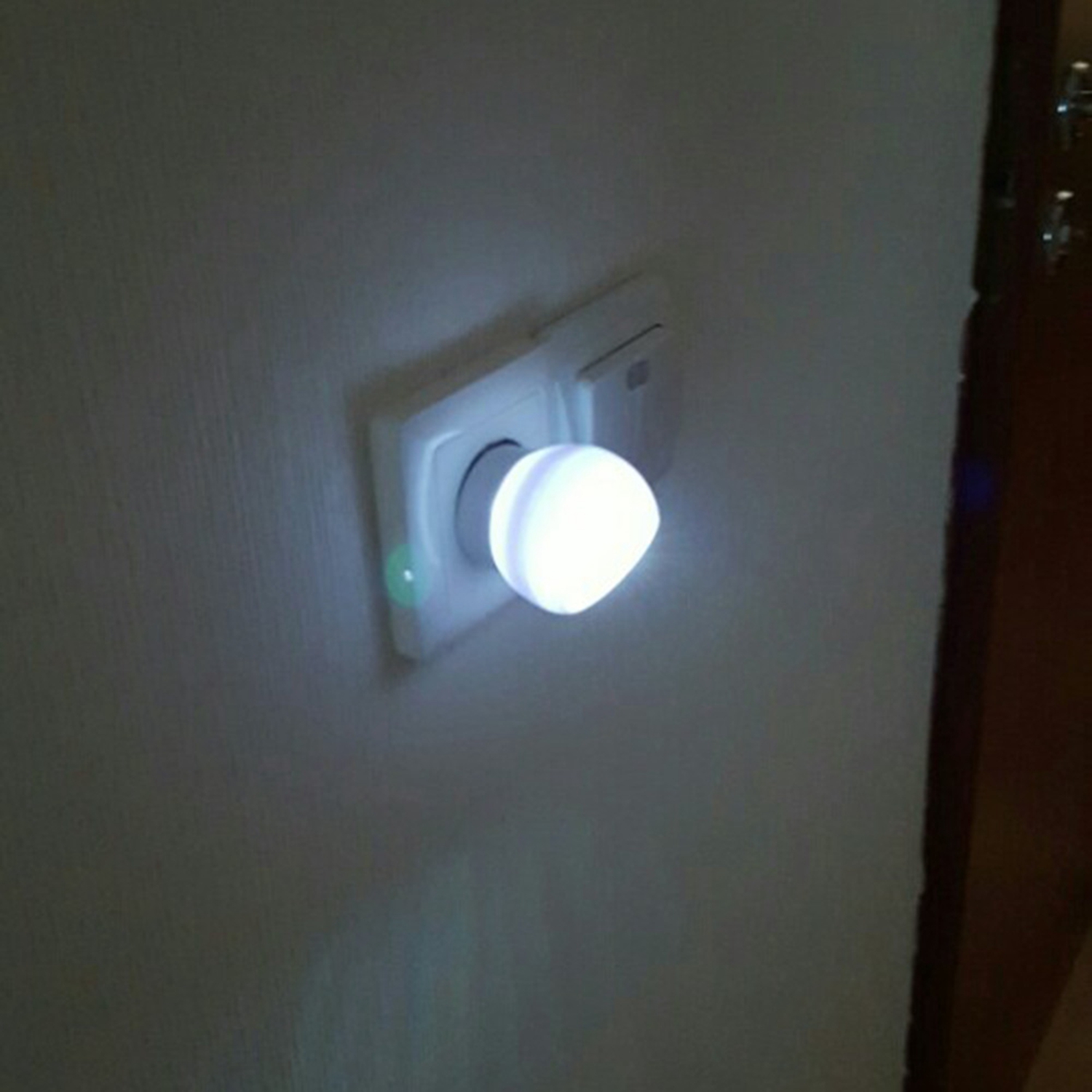 Light Sensor LED Night light 360 Degree Rotating lamp lighting Nightlight Bulb AU/EU/US/UK Plug for Baby Kid Bedroom JQ