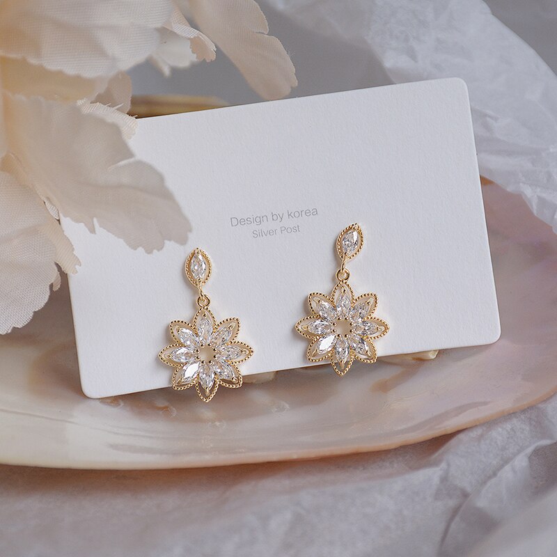 Boucles d'oreilles en or véritable avec fleur coréenne 14K pour femmes, boucles d'oreilles en zircone ajourée, Bijoux de mariage,